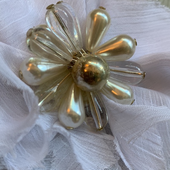 VINTAGE - Flower Brooch - made from layers of delicate fabric and beads - Picture 3 of 6